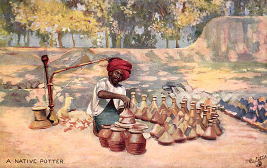 indischer Töpfer stellt Gefäße für Wasserpfeifen her