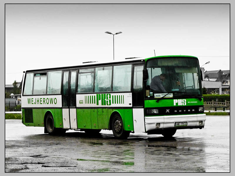 Foto: selective color: grün: Bus