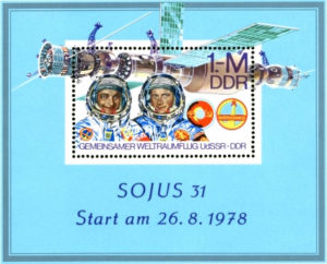 Briefmarkenblock zum Start der neuen Raumstation