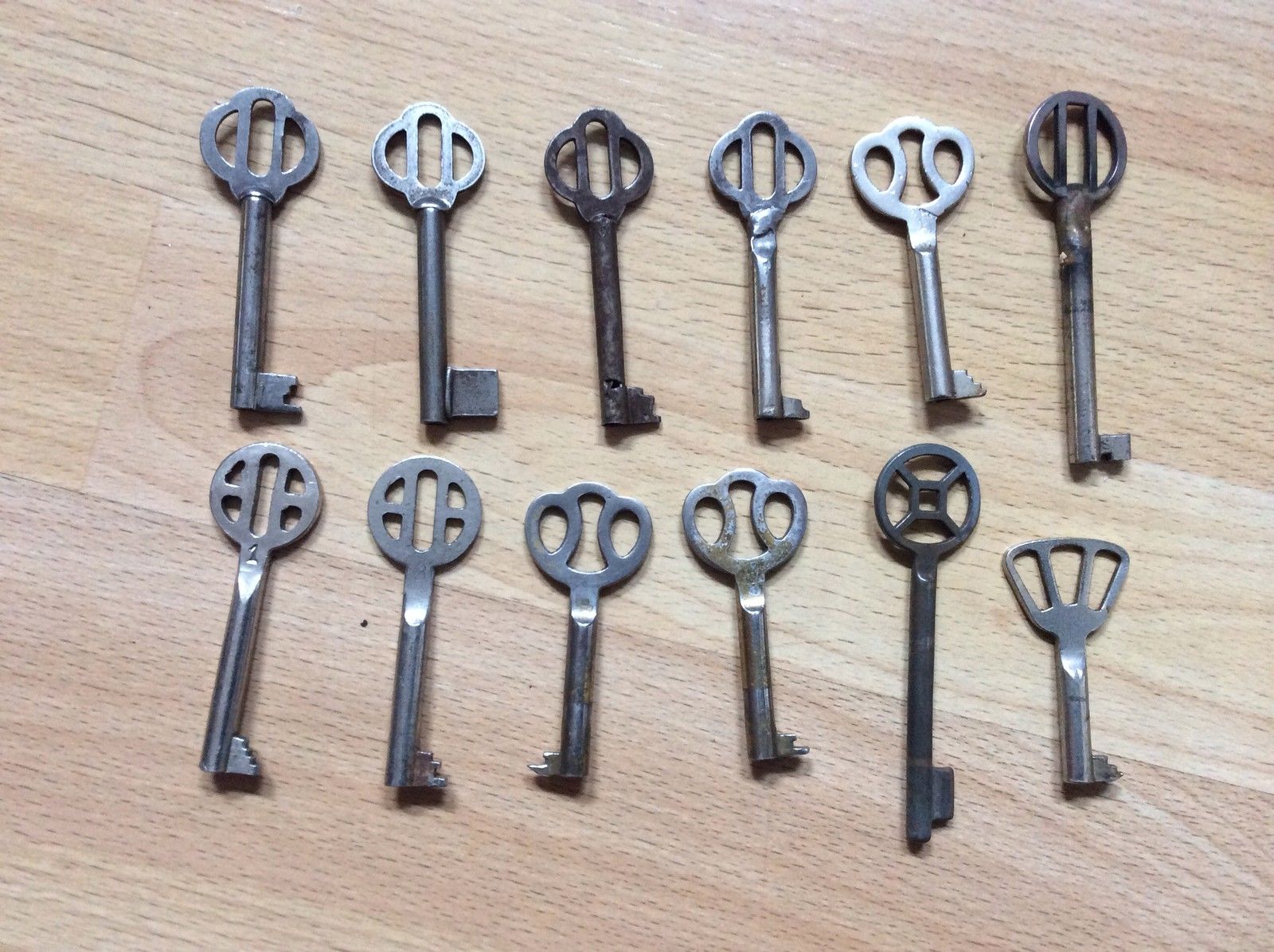 12 Schlüssel