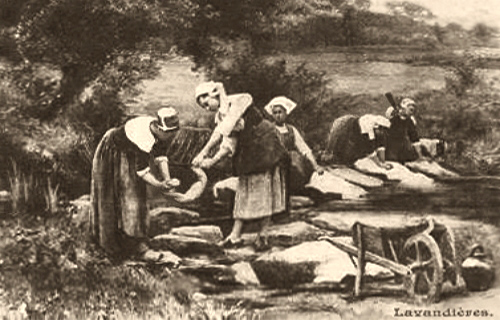 sw Gemäldefoto: bretonische Waschfrauen an einem Bach
