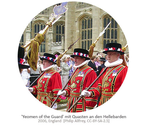 Farbfoto: Britische Hofgarde mit Quasten an Hellebarden - 2006, GB