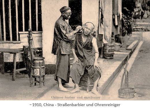 sw Fotopostkarte: Straßenbarbier macht Ohrenreinigung am Straßenrand ~1910, China