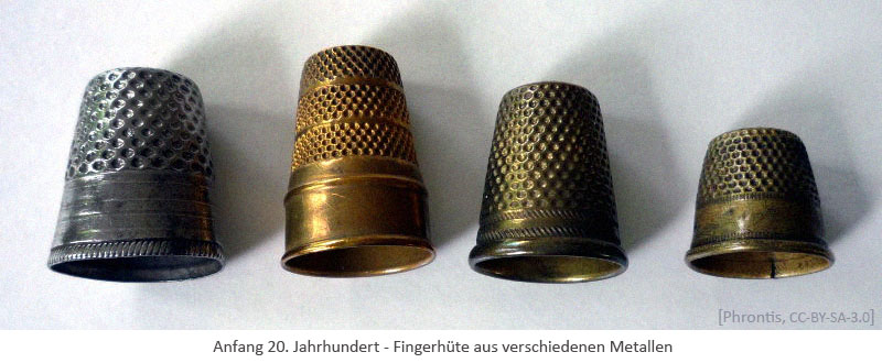 Farbfoto: Fingerhüte aus verschiedenen Metallen - Anf. 20. Jh