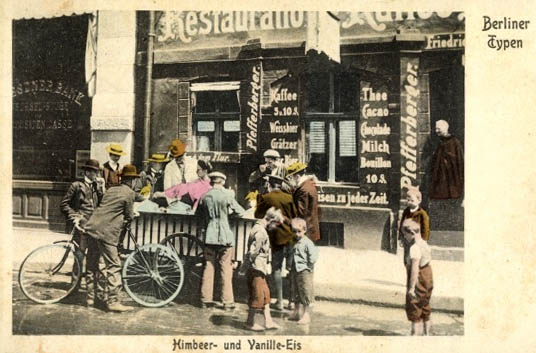 kolorierte Postkarte: Straßenverkäufer Eis
