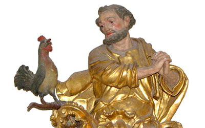 Skulptur: Petrus mit Hahn, Pfarrkirche Lermoos - Österreich