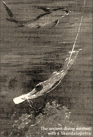 Litho: Schwammtaucher am Seil mit Skandalopetra (Tauchstein), oberhalb schwimmt ein Hai