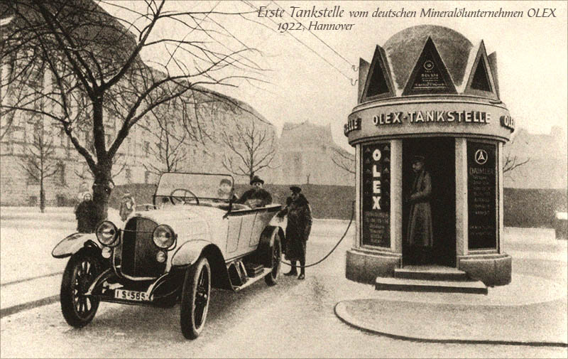 sw Foto: Erste kiosartige Tankstelle vom deutschen Mineralölunternehmen OLEX - 1922, Hannover