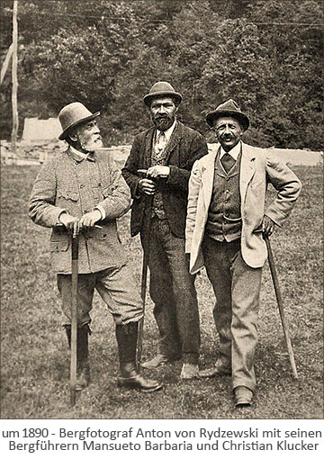 sw Foto: Bergfotograf Anton von Rydzewski und zwei seiner Bergführer ~1890