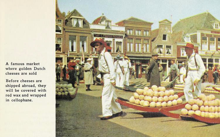 alte Postkarte: auf dem Käsemarkt